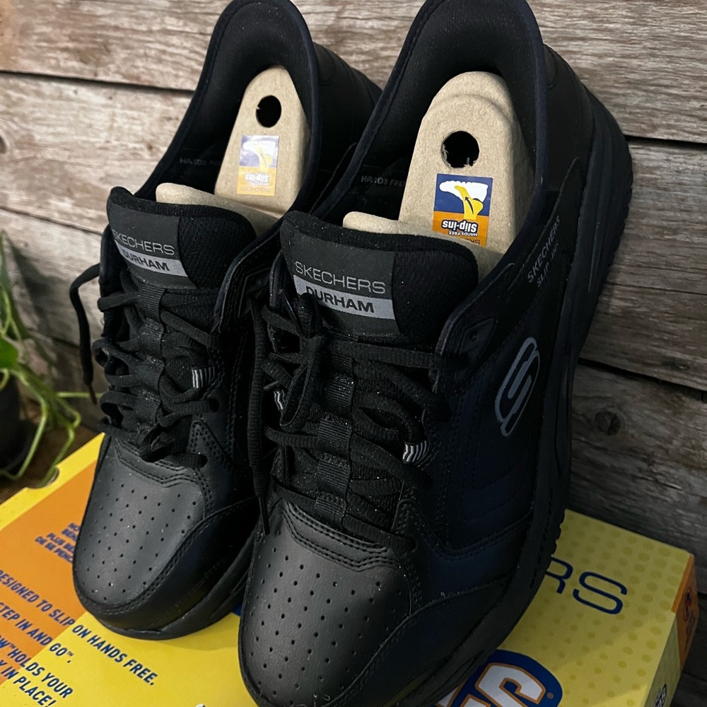NIB Slip-In SKECHERS Xtra Wide in Black - Durham Mens 14, EU 48.5